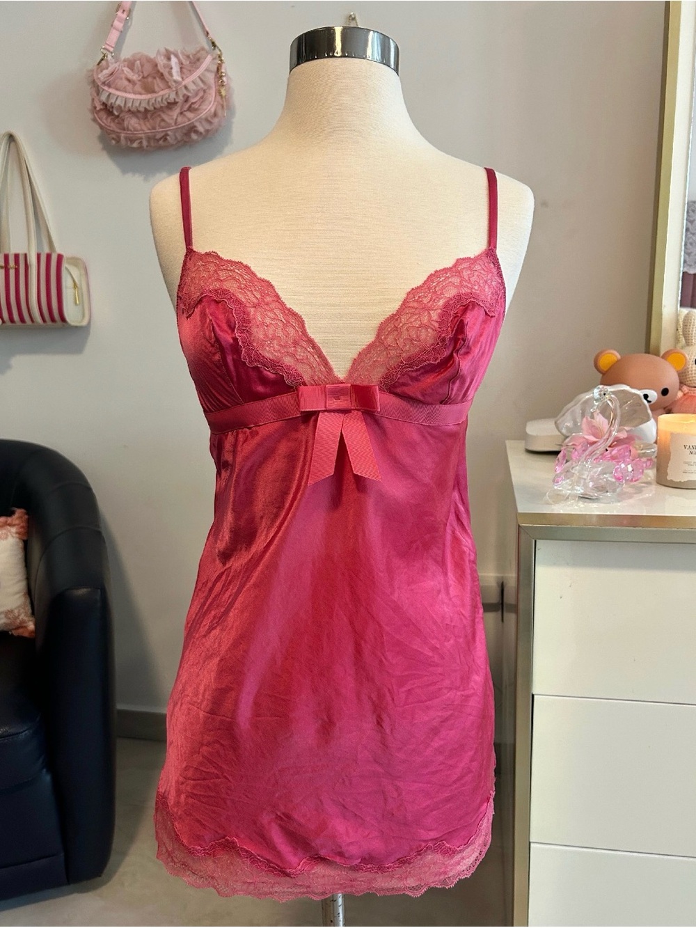 Victorias Secret Very Sexy Hot Pink Lace Satin Chemise with Bow